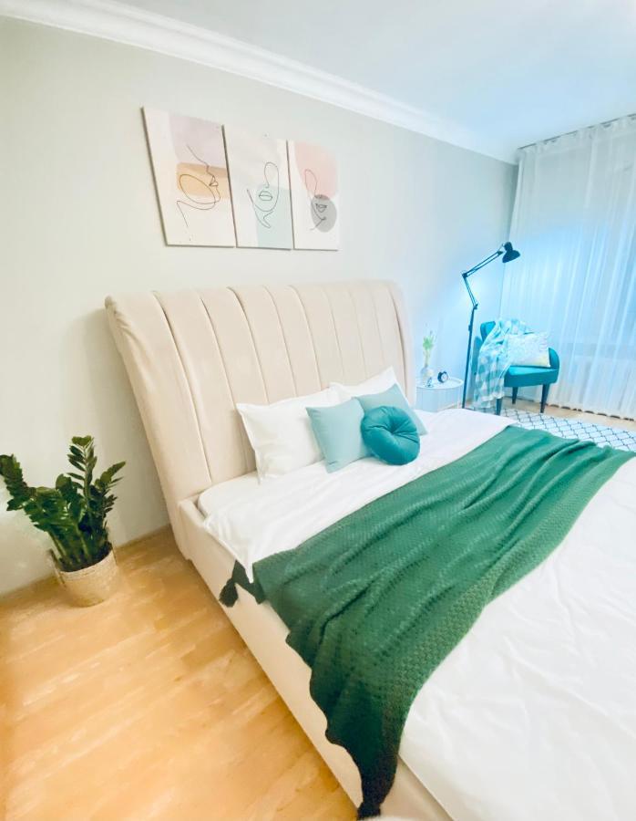 Like Home Apartments&Rooms 알마티 외부 사진