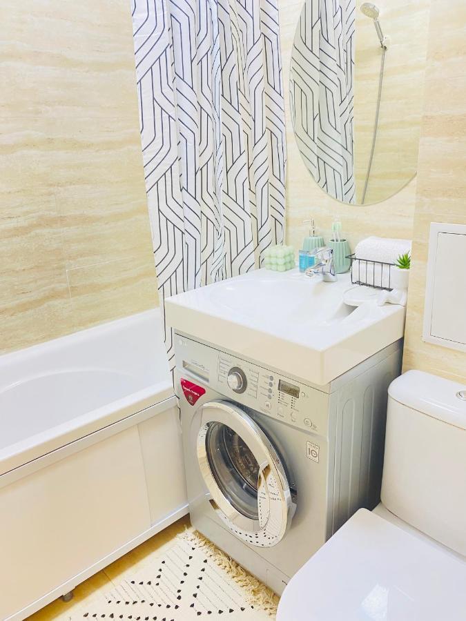 Like Home Apartments&Rooms 알마티 외부 사진