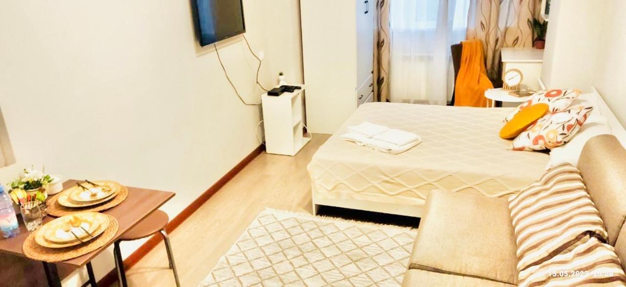 Like Home Apartments&Rooms 알마티 외부 사진