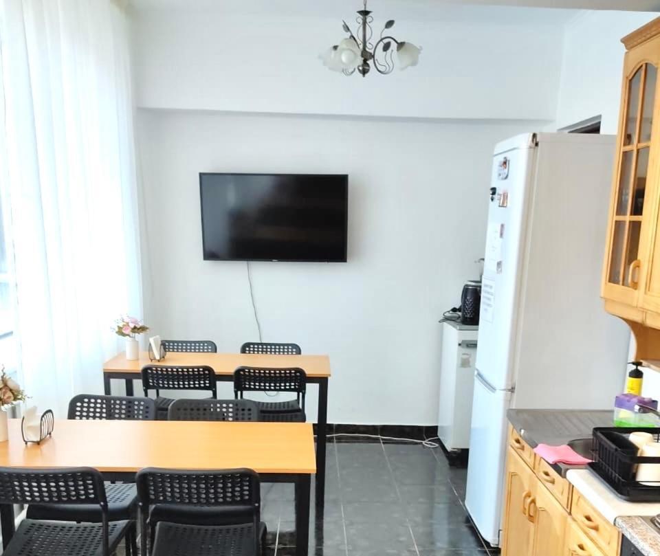 Like Home Apartments&Rooms 알마티 외부 사진