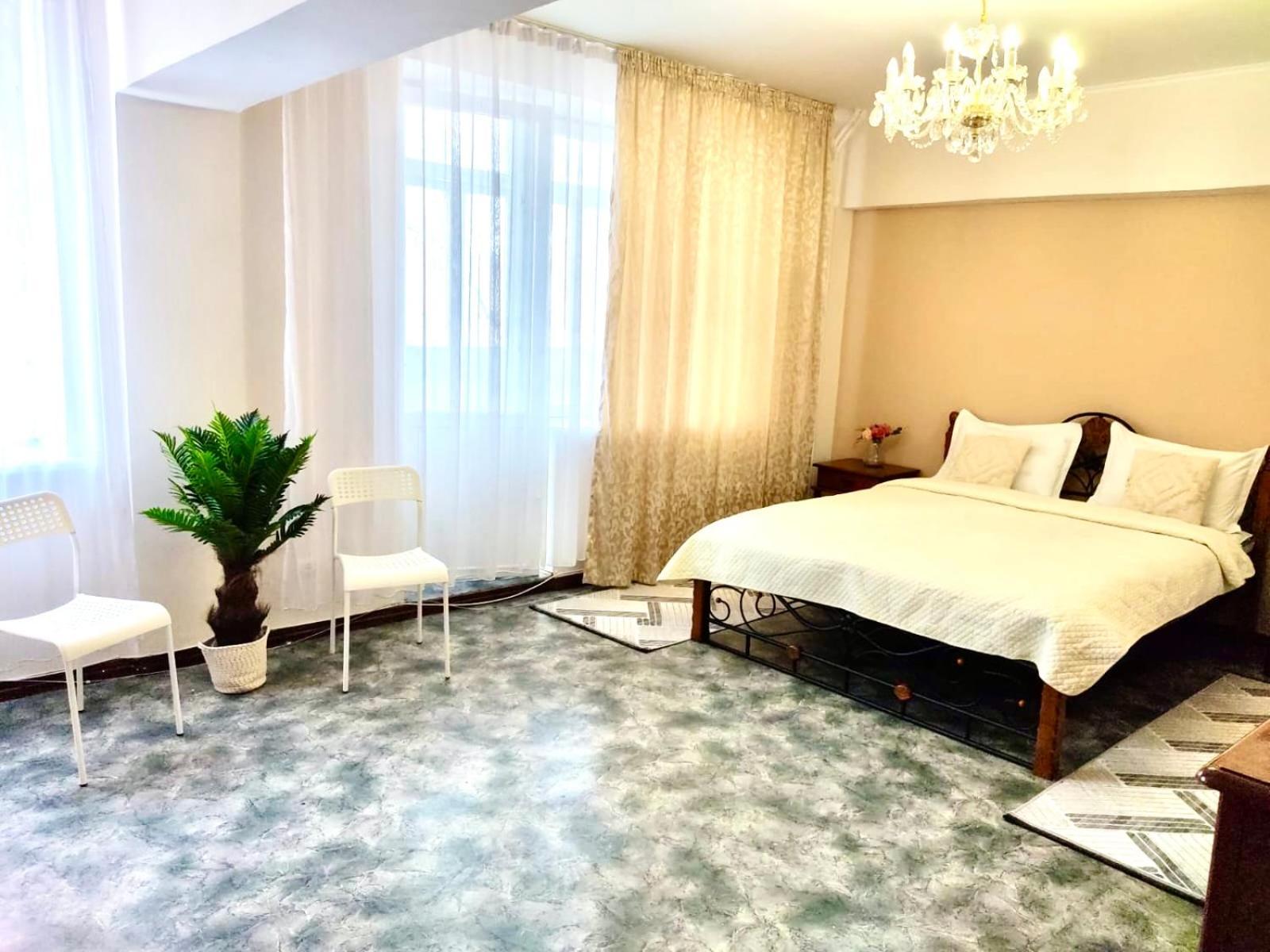 Like Home Apartments&Rooms 알마티 외부 사진