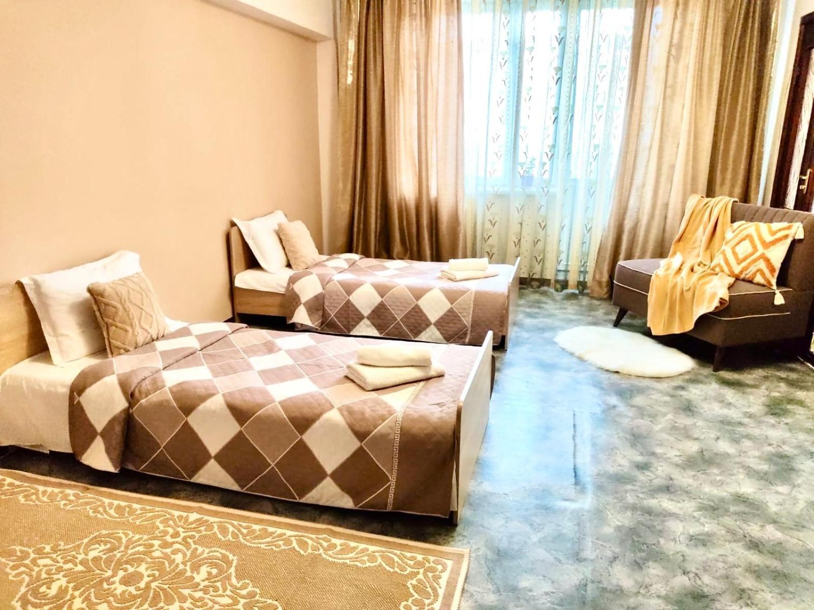 Like Home Apartments&Rooms 알마티 외부 사진